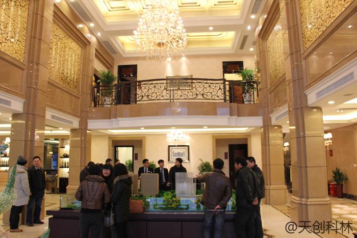 房地产售楼大厅、地产中介橱窗为什么要用触摸体机